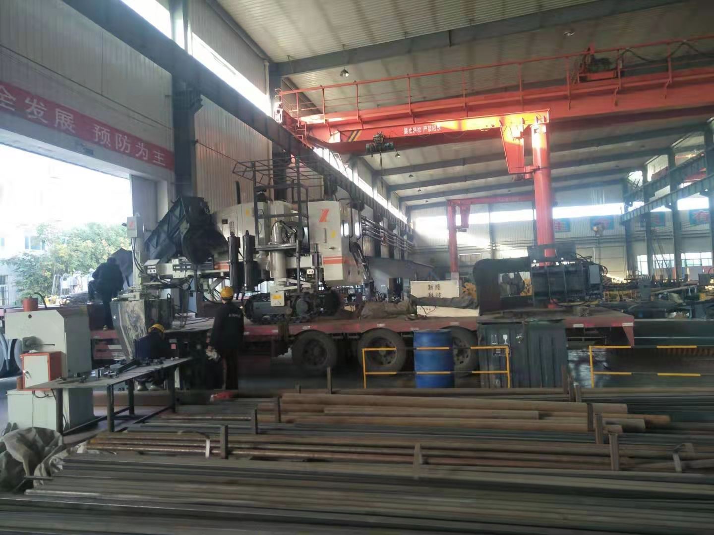 發(fā)車！新路緣混凝土滑模攤鋪機發(fā)襄陽棗陽，助力公路修筑