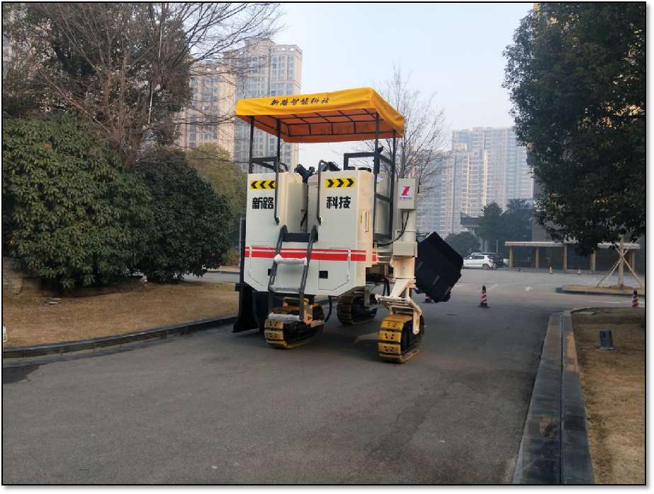 要正確使用操作混凝土路緣石滑模攤鋪機，定期對路緣石滑模機進行保養(yǎng)和維護